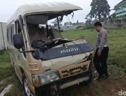 Kecelakaan Maut Elf Wisatawan di Tawangmangu: 5 Penumpang Tewas dalam Tragedi Harrowing