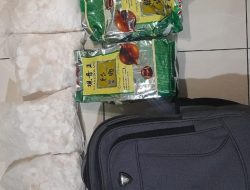 **Polda Riau Ungkap 3,8 Kg Narkoba, Termasuk 2 Kg Sabu di Tong Sampah**