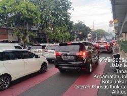 99% Orang Jakarta Tidak Melihat Ini: Titik-titik Kepadatan Lalin di Jalan Arteri Senin Pagi!