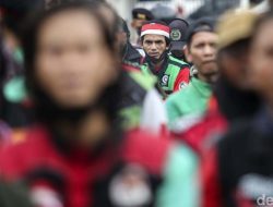 1. “Driver Ojol Ancam Demo Besok, Matikan Aplikasi Massal! 25.000 Massa Siap Turun”
