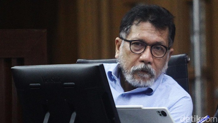 Makelar Zarof Terima Rp 200 M dari Urus Perkara, Ini Kisahnya yang Mengejutkan!