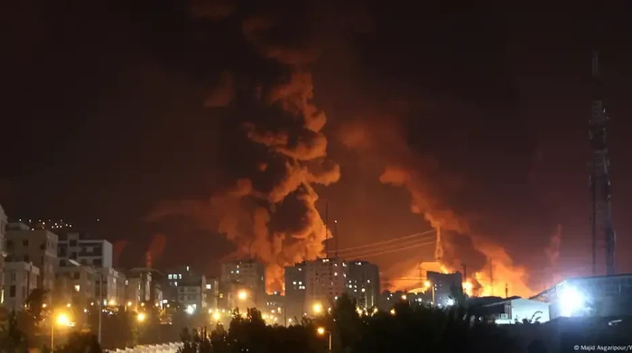 Israel Peringatkan Warga Iran untuk Jauhi Pabrik Senjata, Ancaman Perang?