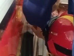 “Tangan Bocah Terjepit Pintu Minimarket di Bogor: Damkar Beraksi Cepat!”