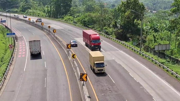 [Ambruknya Jalan di Cipularang, Jasa Marga Tegaskan Kelayakan Jalan]
