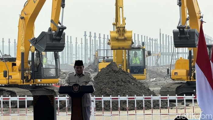 Hilirisasi Baterai Kendaraan Listrik Dimulai, Prabowo Ungkap Peran Jokowi dalam Transformasi Industri!