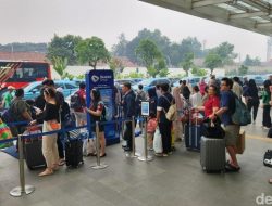 Long Weekend Berakhir, Stasiun Whoosh Halim Tergeletak oleh Banjir Penumpang