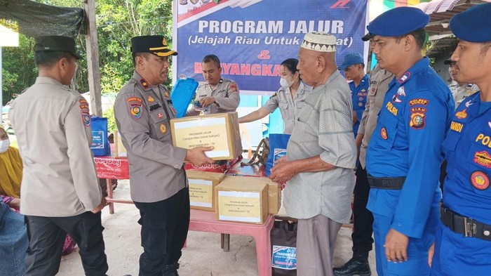 Polda Riau Berikan 'Oase' di Tengah Kebutuhan Masyarakat Terpencil di Dumai