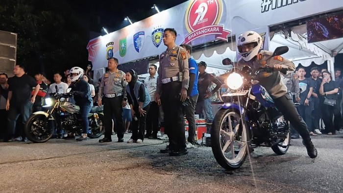 **Gaspol! Kapolda Riau Vs Walkot Pekanbaru Adu Kecepatan di Ajang Drag Bike: Duel Menarik di Balik Helm!**