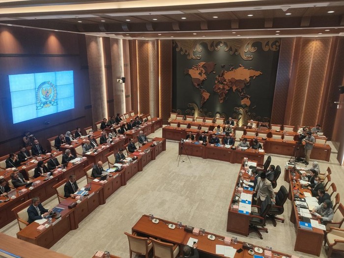 Menlu Sugiono dan Komisi I DPR RI Bahas Konflik Iran-Israel: 