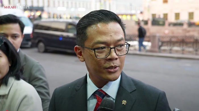 **Menlu Beberkan Sebaran WNI di Iran dan Israel, Bentuk Crisis Response Team**