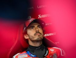 “Memimpin di Awal Balapan, Kenapa Bagnaia Melorot Lagi? Kisah Perjuangan dan Kejutan di Dunia MotoGP”
