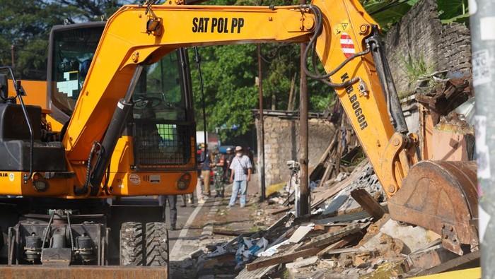 130 Lapak PKL Liar di Ciawi Bogor Dibongkar, Satpol PP Cegah Keblokiran Jalan