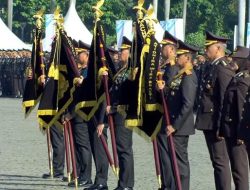 Prabowo Berikan Penghargaan Khusus ke 7 Satuan Kerja Polri, Ini Sikap Warganet!