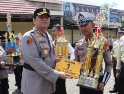 **Kapolres Priok Bersama Masyarakat Meriahkan HUT Bhayangkara ke-79 dengan Pemberian Hadiah Lomba**