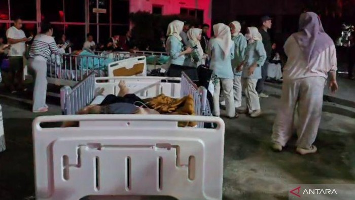 Ruang Farmasi RS Hermina Jatinegara Terbakar, Diduga Panel Listrik Meledak - Update 1