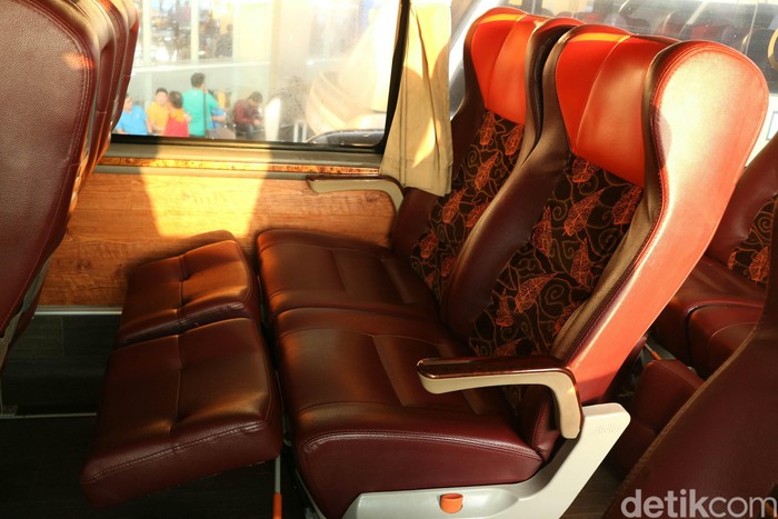 [Di Malaysia, Sabuk Pengaman Wajib Dipakai Penumpang Bus AKAP, Ini Alasannya!]