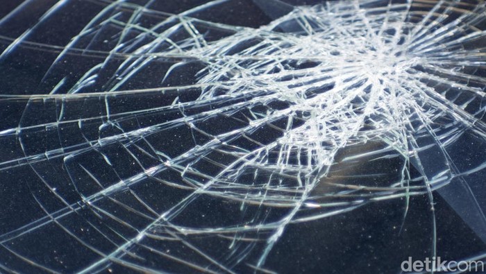 Agya dan 2 Truk Terjebak dalam Kecelakaan Beruntun di Tol Jagorawi Arah Jakarta