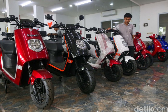 Dihentikan atau Ditunda? Subsidi Motor Listrik Belum Tentu