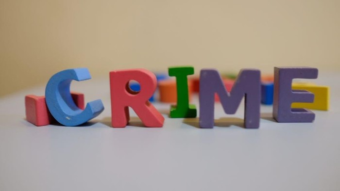 Terekam CCTV, Wanita Modis di Jakbar Curi Kue Rp 230 Ribu: Kriminalitas yang Menghantui Toko Roti!