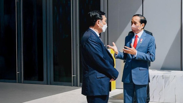 Luhut Temui Jokowi, Sampaikan Titipan Salam Prabowo hingga Doakan Kesembuhan, Bawa Pesan Kuat dari Prabowo