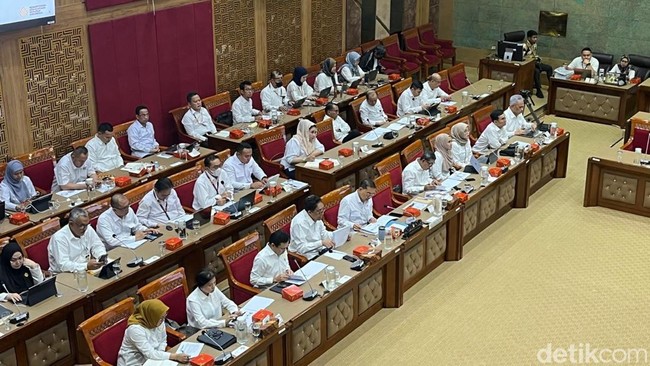 Jawaban Fadli Zon Bikin Legislator Menangis di Senayan - Update 1