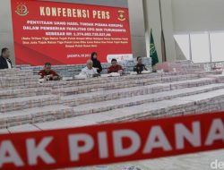 **Rp 1,3 Triliun Uang Sitaan Ditampilkan Kejaksaan, Sembilan Korporasi Diduga Korupsi**