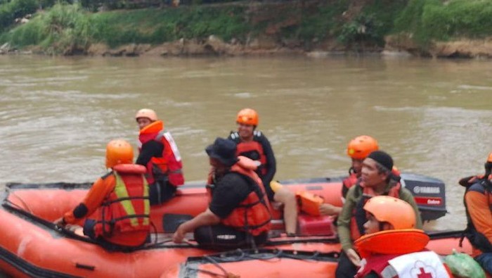 **Jasad Calon Jaksa yang Hanyut Saat Kejar Saksi Kasus Korupsi Ditemukan, Pencarian Berlangsung 3 Km dari Lokasi Kejadian**