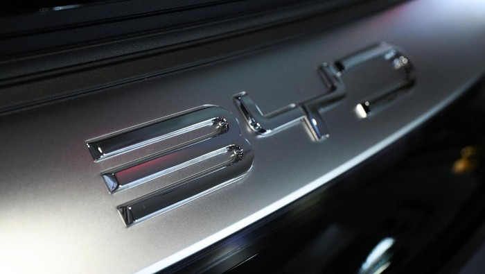 **Mobil Listrik China: Mengapa Indonesia Melempem di Depan Merek Global?**