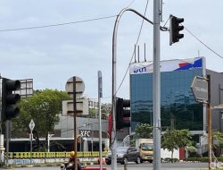 “Lampu Merah: Si Penyebab Macet di Jakarta yang Tak Terbendung”