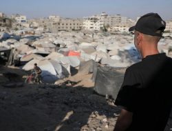 **Tragedi Gaza: Pilu Warga Palestina Ditembaki Saat Antre Makanan di Tengah Krisis**