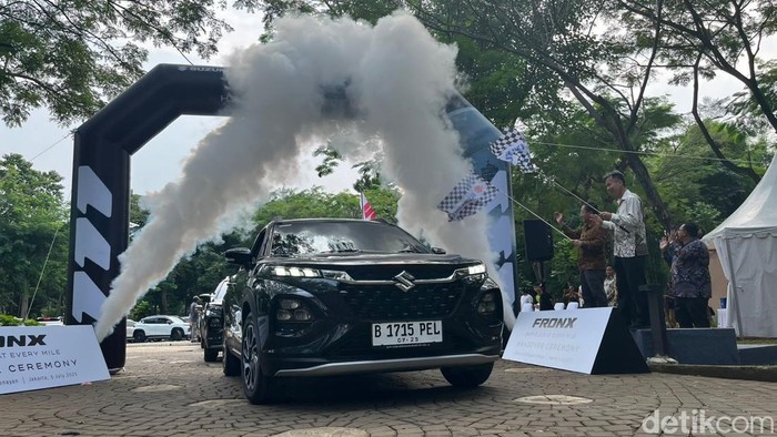 Suzuki Fronx: Varian Termahal Menjadi Raja Penjualan di Era Digital
