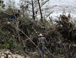 43 Tewas, Puluhan Hilang: Banjir Bandang di Texas Cari Korban