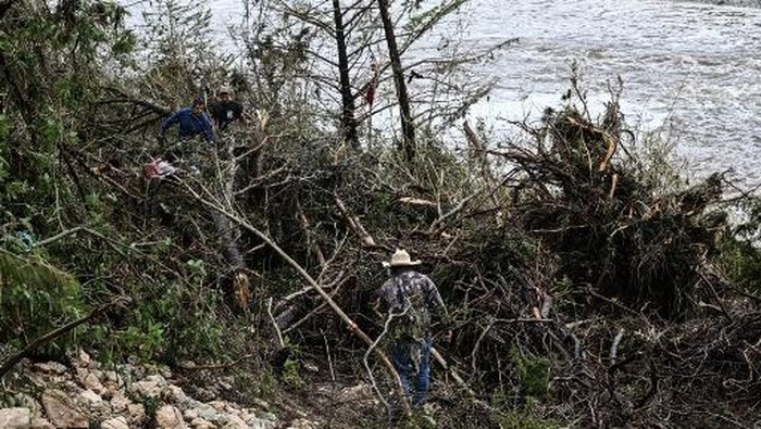 43 Tewas, Puluhan Hilang: Banjir Bandang di Texas Cari Korban